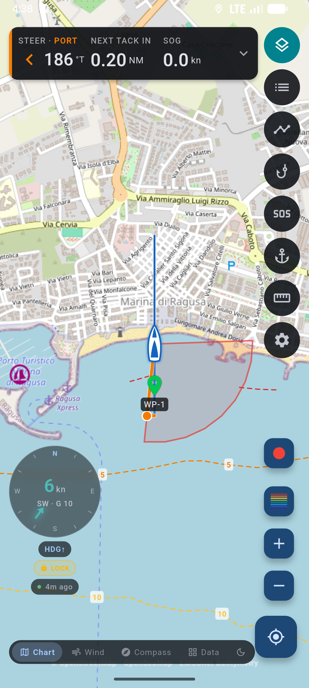 Under way on the beat: STEER STBD 265° true, next tack in 0.50 NM, orange no-go sector on the chart.